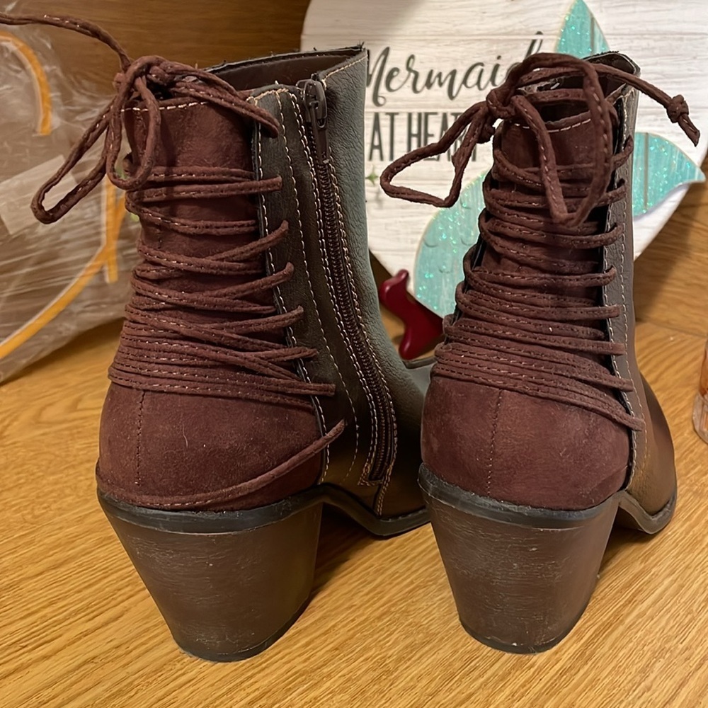 👢👢👢3 for 12$👢👢👢Cato Brown Lace Ankle Boots - Picture 2 of 10